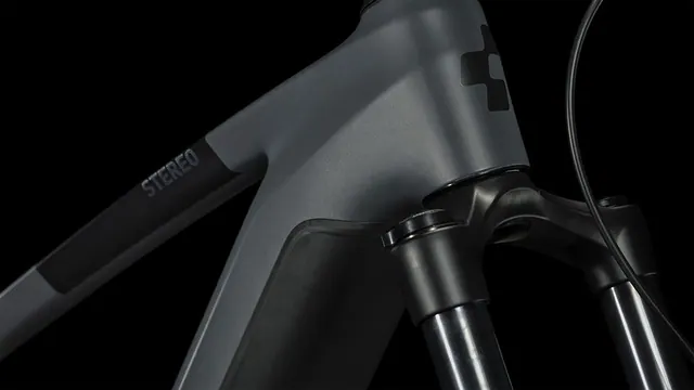 Cube Stereo Hybrid 140 HPC Race 750 grey´n´chrome 2