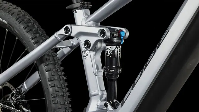 Cube Stereo Hybrid 120 Race 750 polarsilver´n´black 6